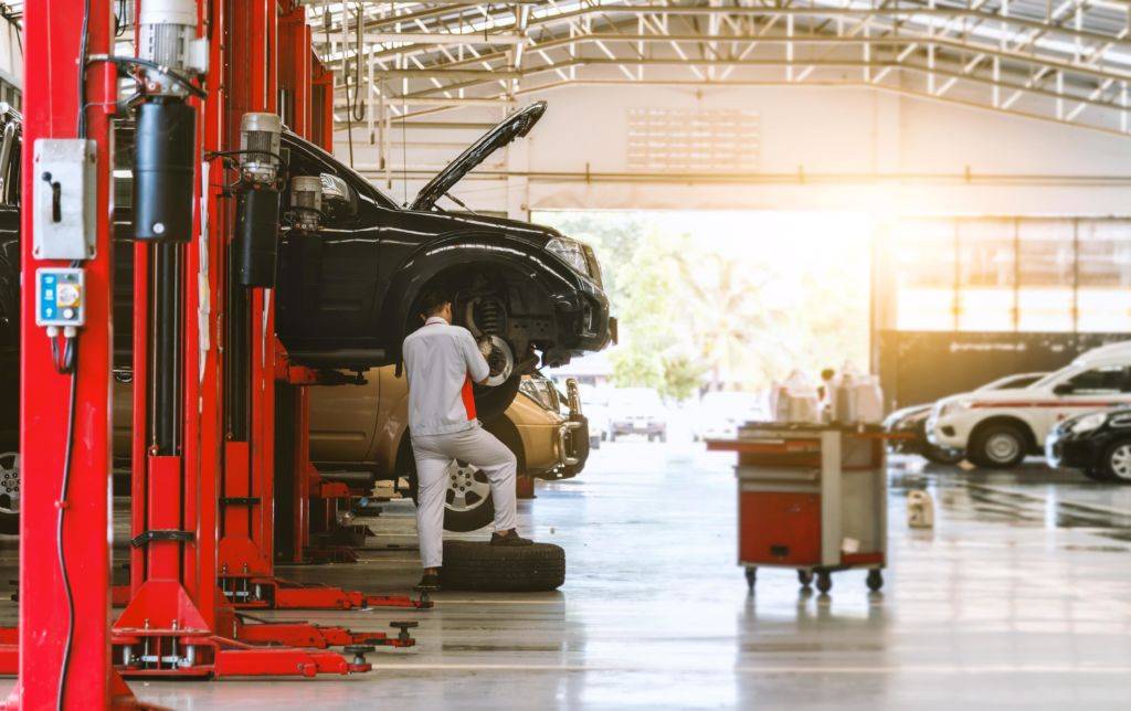 Our Deerfield Beach Car Accident Lawyers discuss determining liability of an automobile repair facility for defective auto repairs and workmanship collision-related injuries.