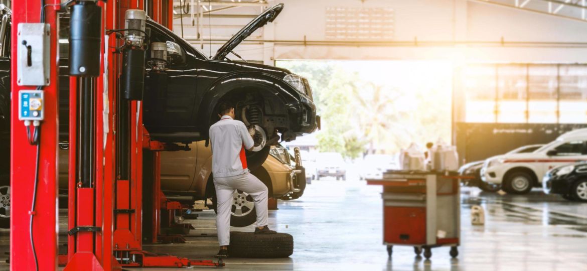 Our Deerfield Beach Car Accident Lawyers discuss determining liability of an automobile repair facility for defective auto repairs and workmanship collision-related injuries.
