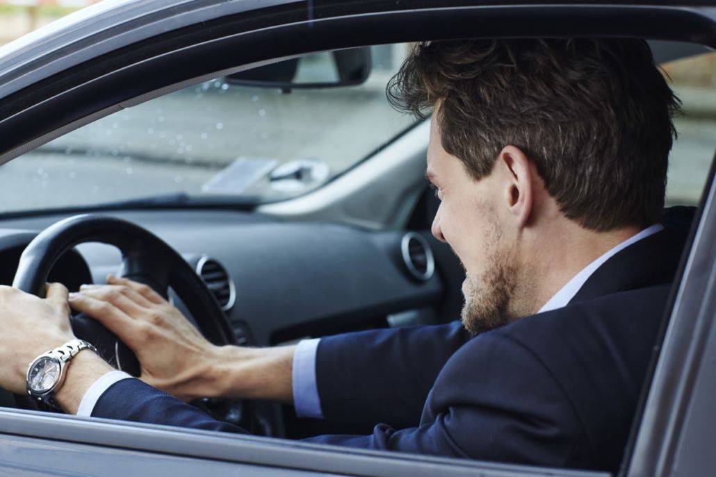 Nuestros abogados de accidentes automovilísticos informan que la velocidad y la conducción agresiva son los peores problemas de conducción en la Florida